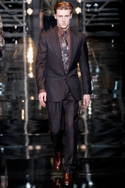 Look 44